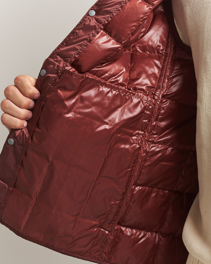 Heren | Gilets | TAION | V-Neck Lightweight Down Vest Dark Red