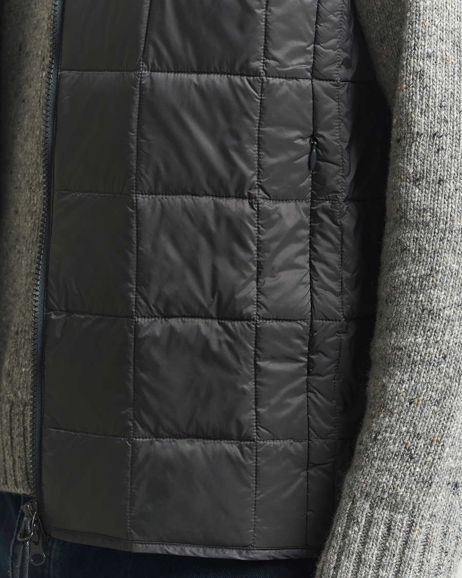 Heren | Gilets | TAION | High Neck Full Zip Lightweight Down Vest Dark Grey