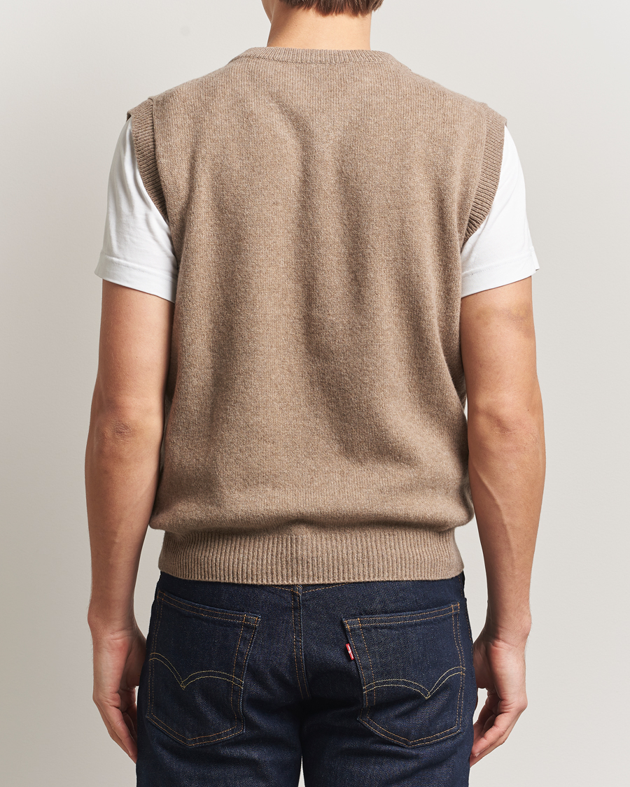 Heren | Truien | Sunspel | Lambswool Knitted Vest Sandstone
