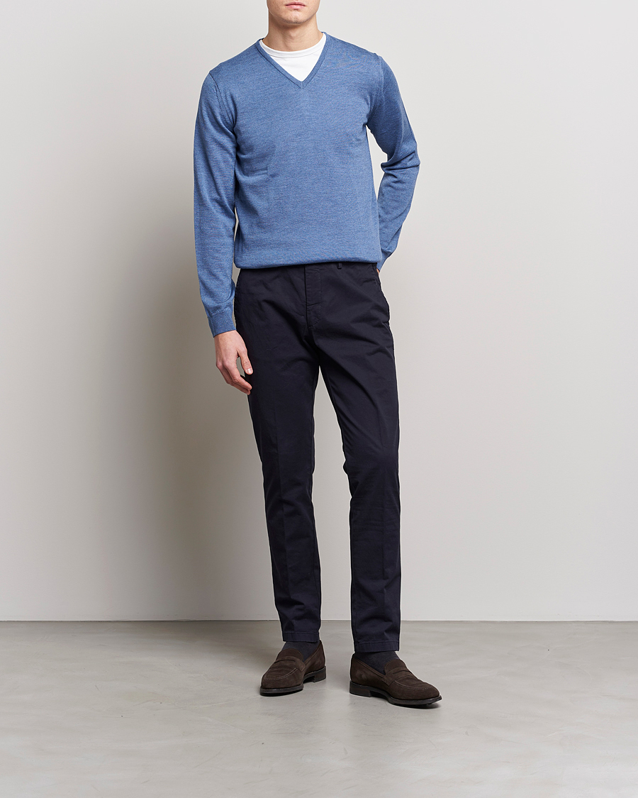 Heren | Truien | Stenströms | Merino Patch V-Neck Light Blue/Blue