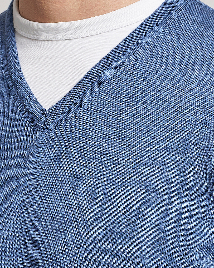 Heren | Truien | Stenströms | Merino Patch V-Neck Light Blue/Blue