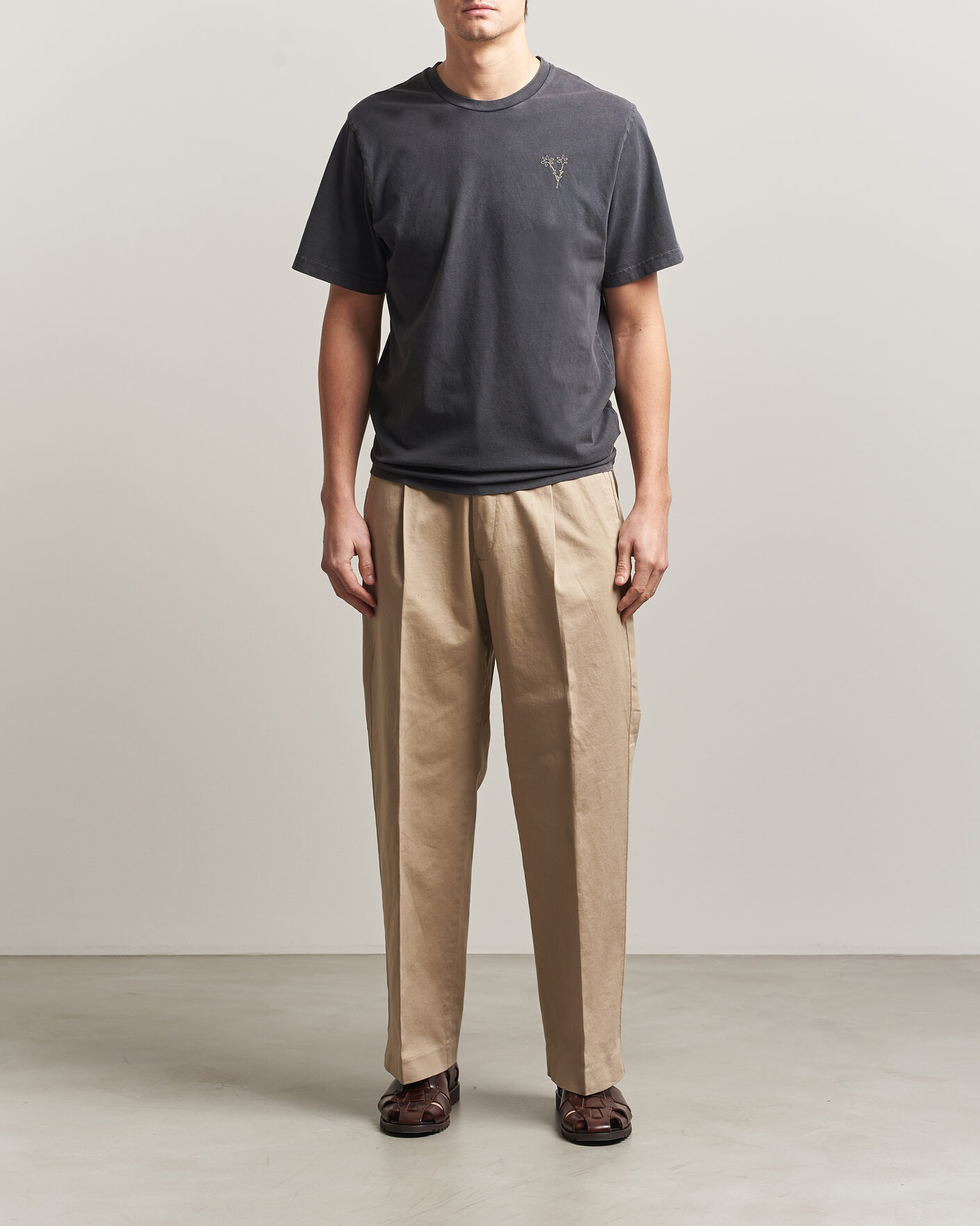Heren | T-shirts | Forét | Bouquet T-Shirt Washed Black