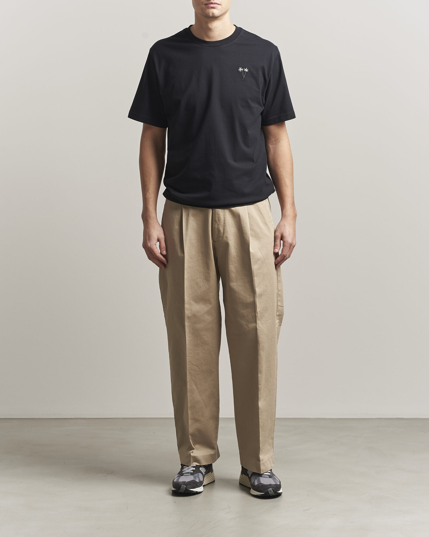 Heren | T-shirts | Forét | Posy T-Shirt Black