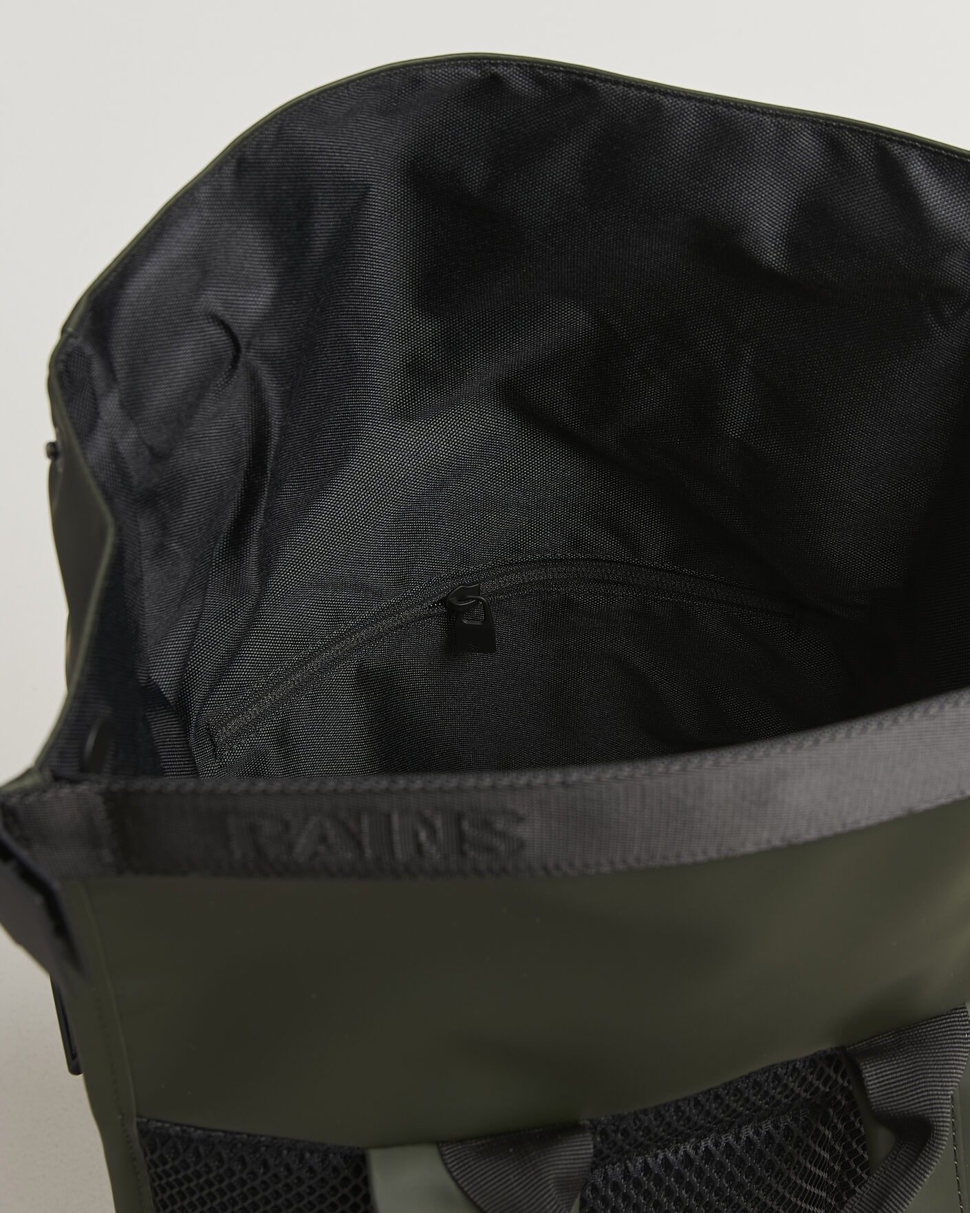 Heren | Tassen | RAINS | Trail Mountaineer Rolltop Backpack Green