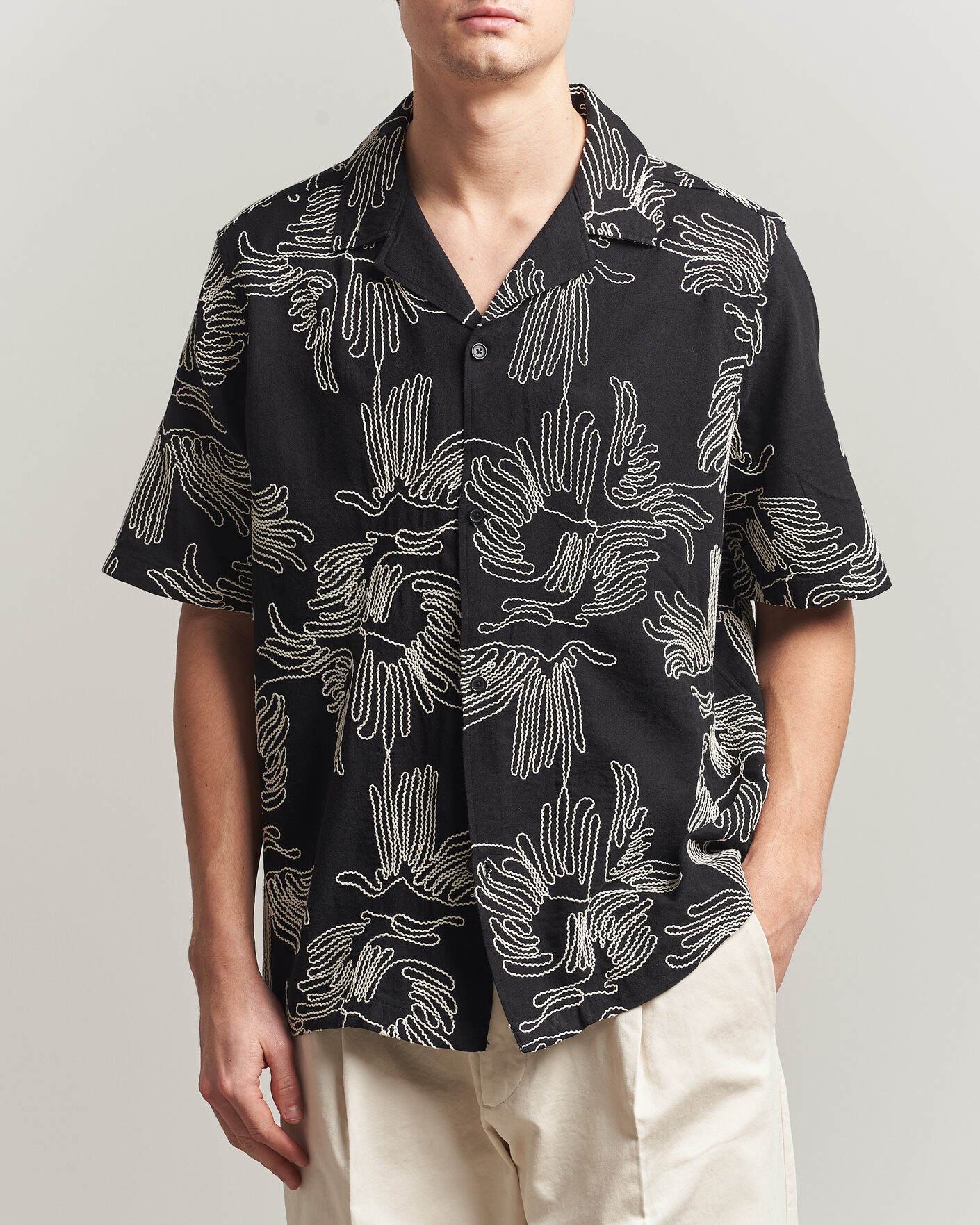 Heren | Overhemden | LES DEUX | Liam AOE Flower Short Sleeve Shirt Black