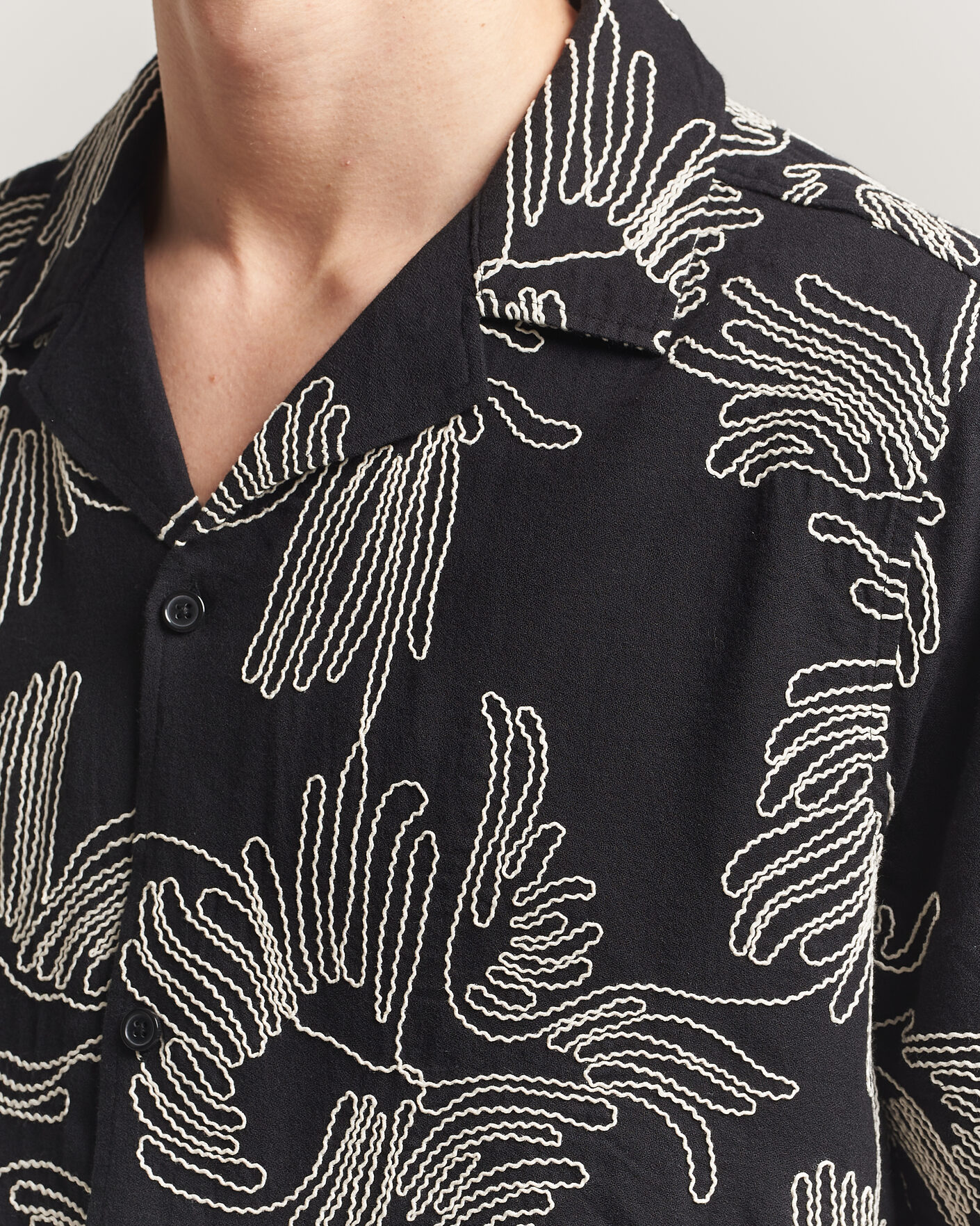 Heren | Overhemden | LES DEUX | Liam AOE Flower Short Sleeve Shirt Black