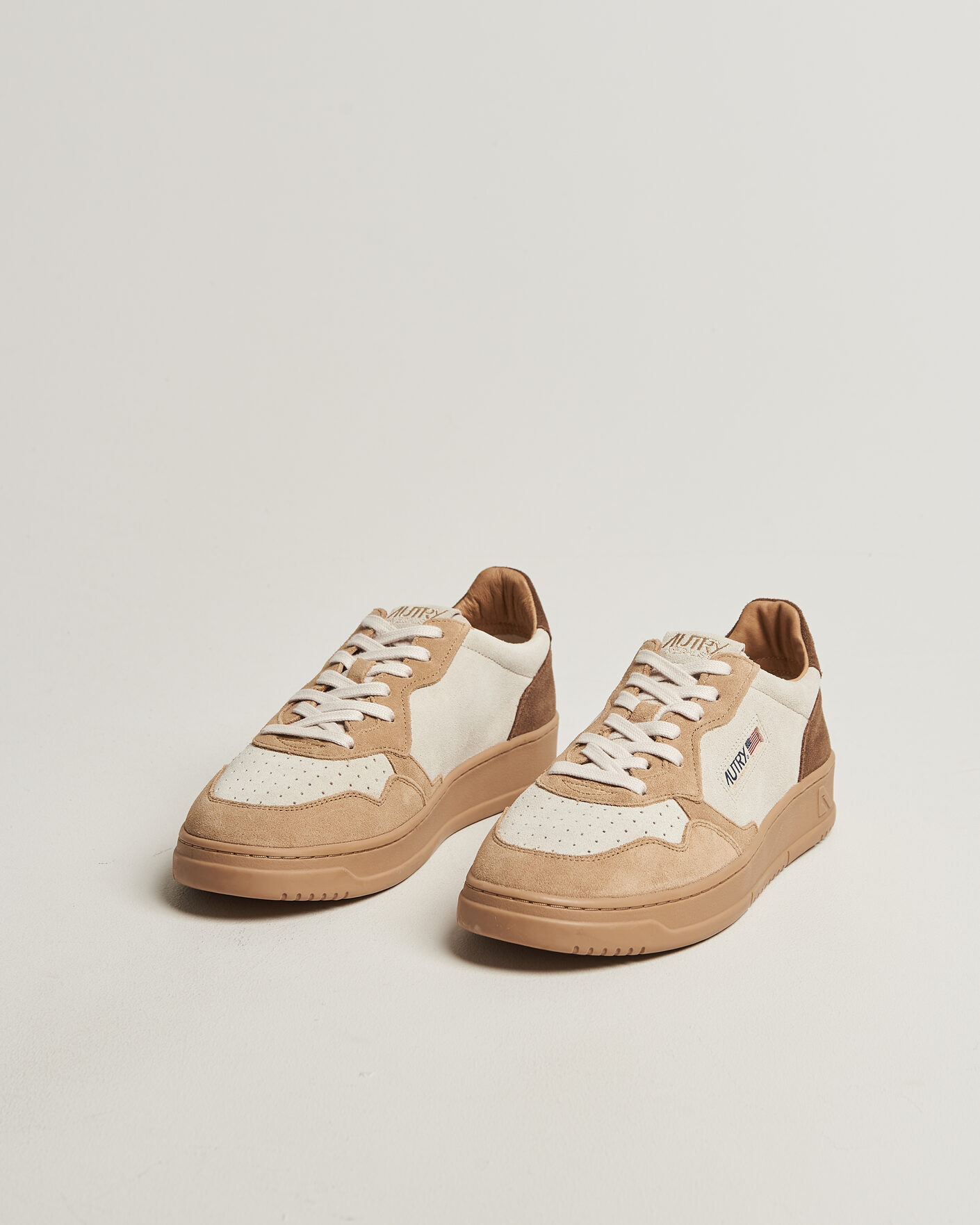 Heren | Sneakers | Autry | Medalist Low Suede Mix Sneaker Tundra/Egg/Peanut