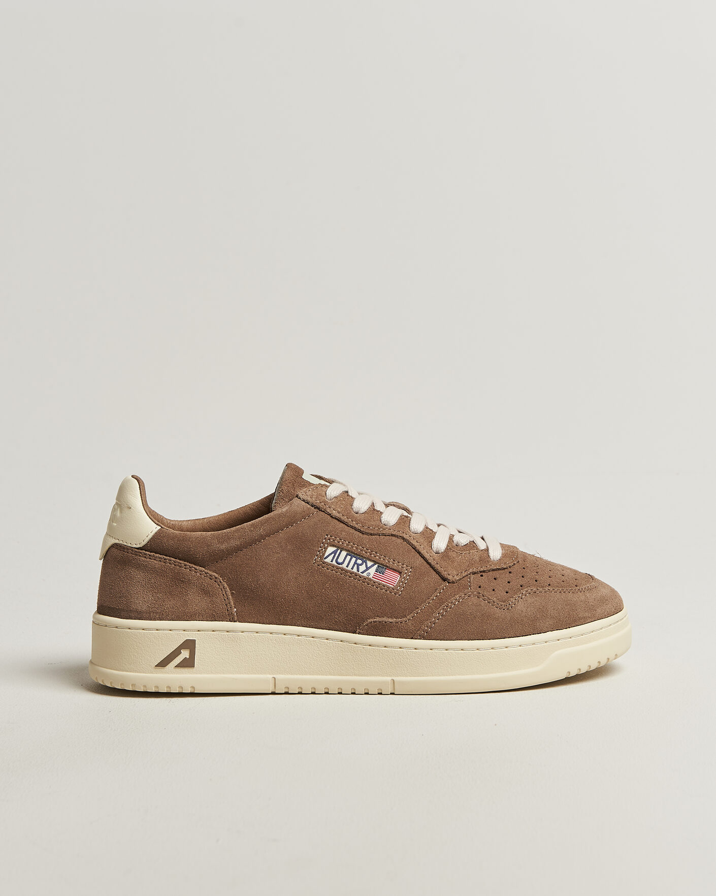 Heren | Sneakers | Autry | Medalist Low Sneaker Cigar/White