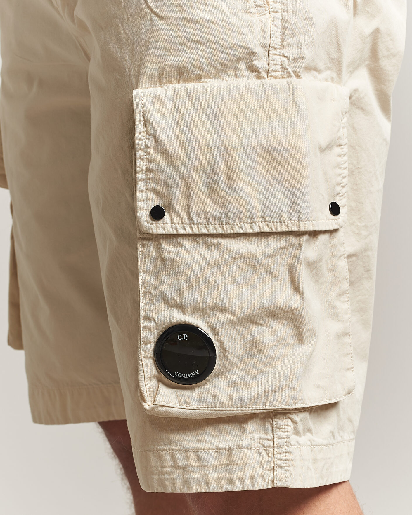 Heren | Korte broek | C.P. Company | Cotton Gabardine Cargo Shorts Cream