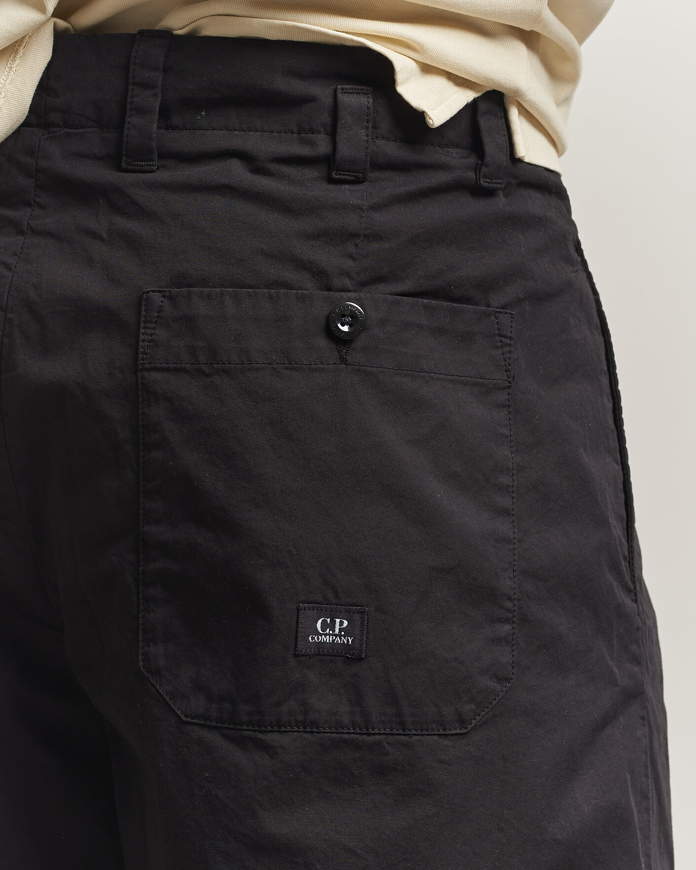 Heren | Korte broek | C.P. Company | Cotton Gabardine Pleated Loose Shorts Black