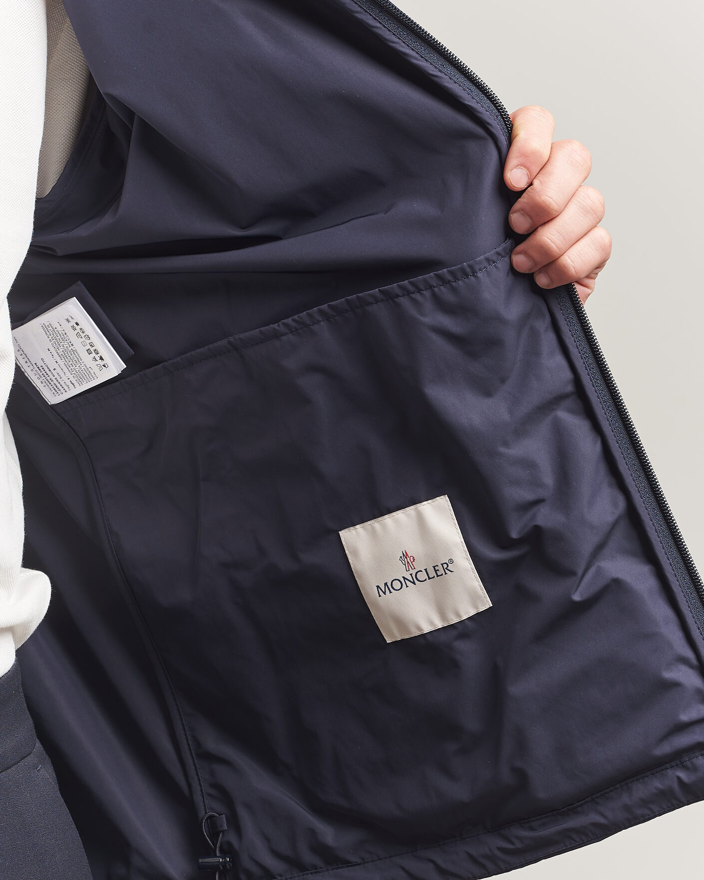 Moncler Sassiere Hooded Jacket Navy | Man - CareOfCarl.nl