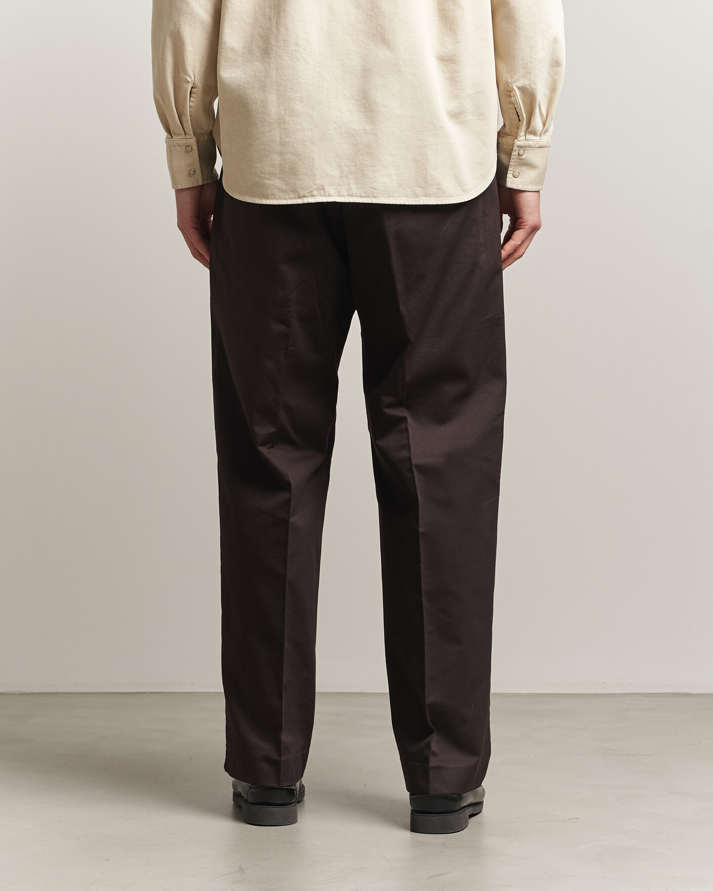 Heren | Broeken | NN07 | Kay Cotton Pleated Trousers Deep Truffle