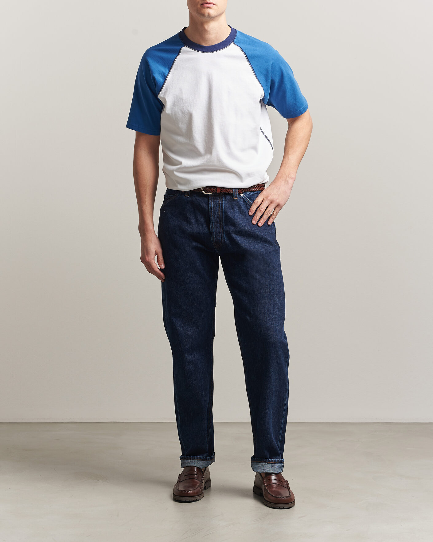 Heren | T-shirts | Drake's | Two Tone Raglan T-Shirt White/Blue