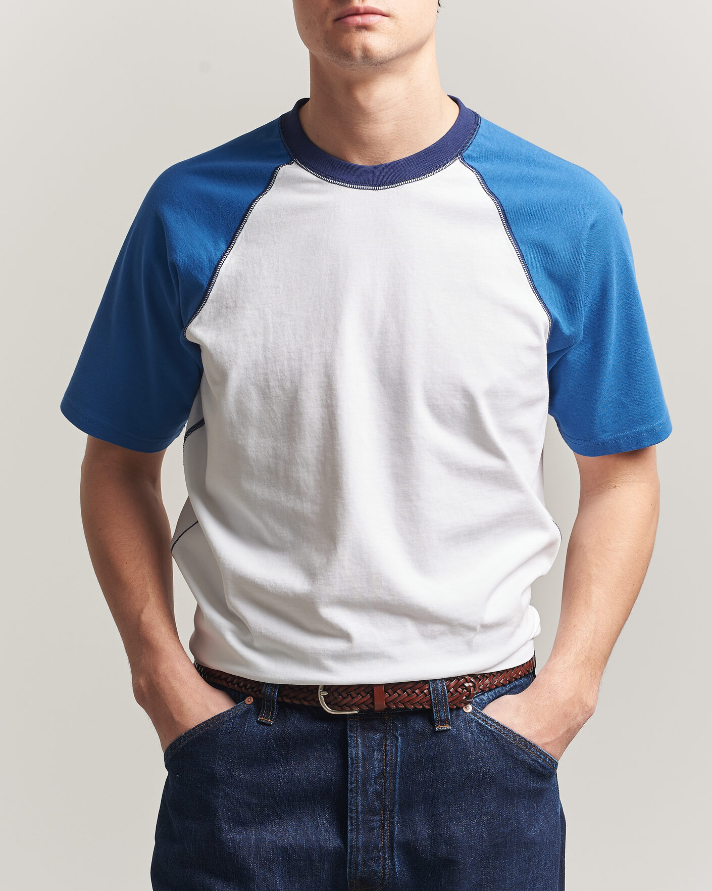 Heren | T-shirts | Drake's | Two Tone Raglan T-Shirt White/Blue