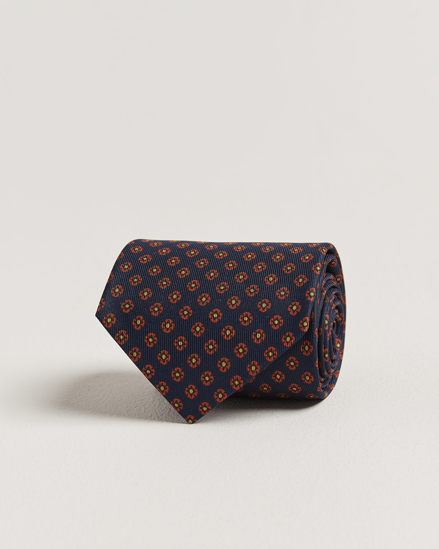 Heren | Drake's Square Flowers Pattern Silk Tie Navy | Drake's | Square Flowers Pattern Silk Tie Navy
