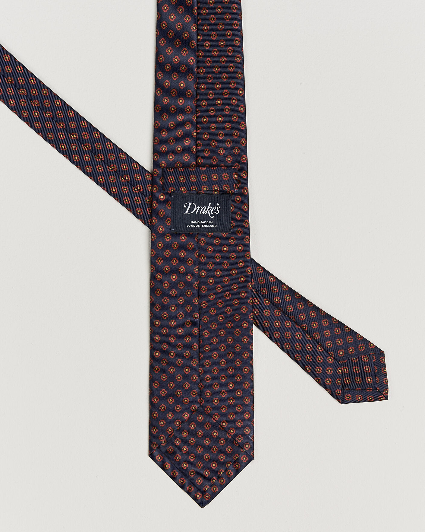 Heren | Drake's Square Flowers Pattern Silk Tie Navy | Drake's | Square Flowers Pattern Silk Tie Navy
