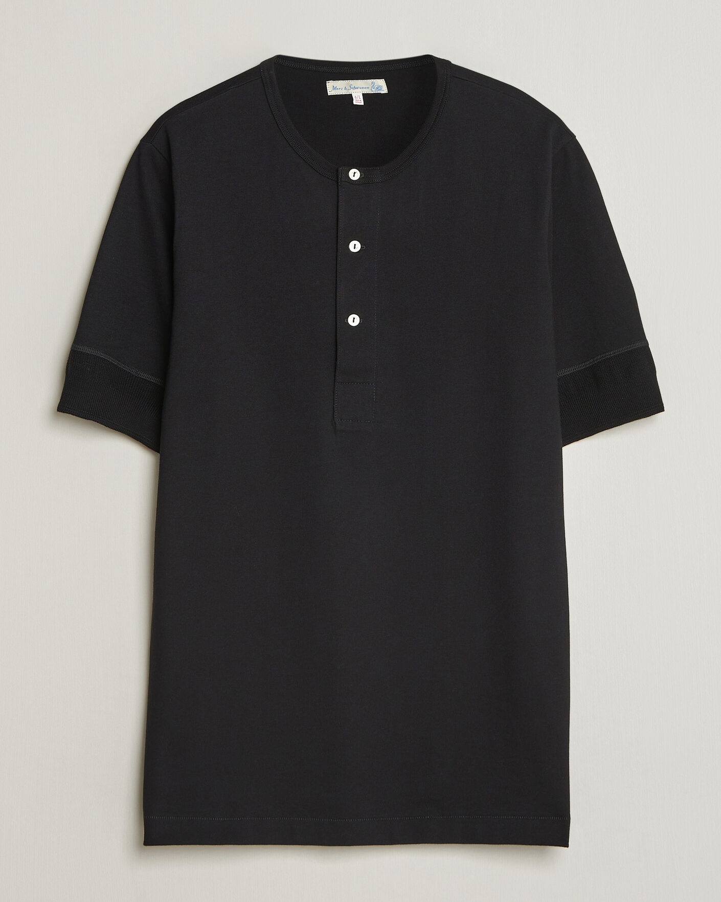 Heren | T-shirts | Merz b. Schwanen | Classic Organic Cotton Short Sleeve Henley Black