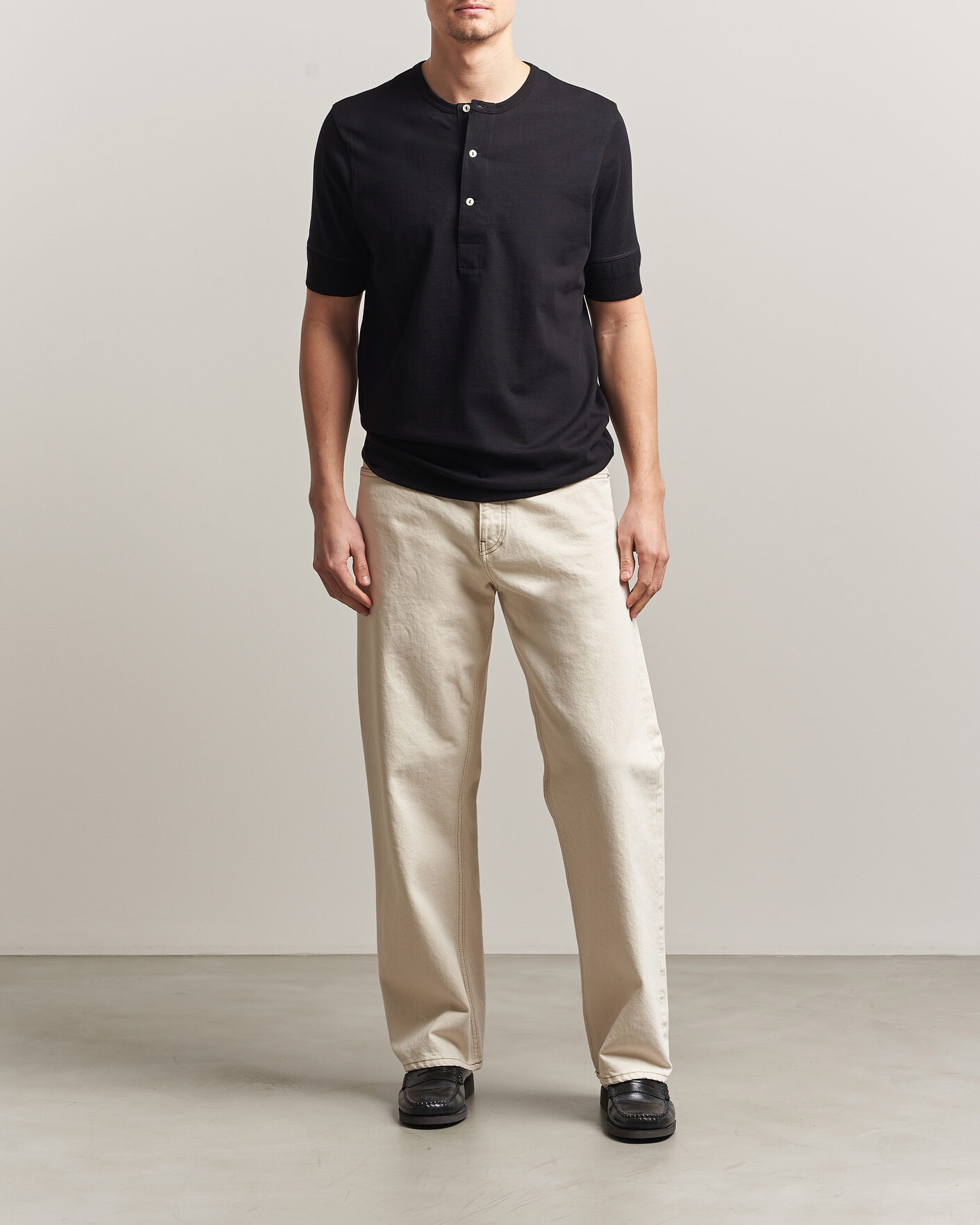 Heren | T-shirts | Merz b. Schwanen | Classic Organic Cotton Short Sleeve Henley Black
