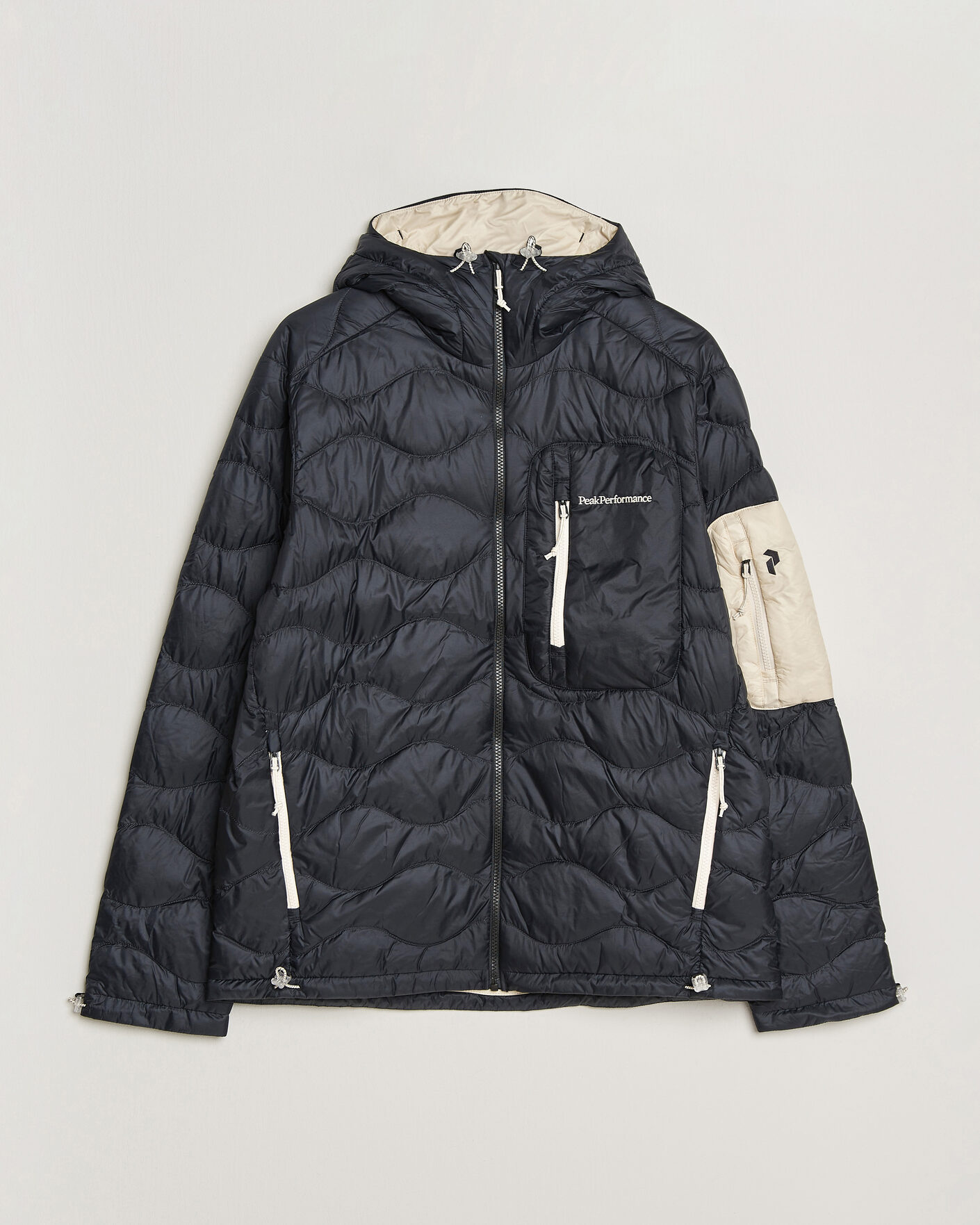 Heren | Jassen | Peak Performance | Helium Utility Down Hooded Jacket Black/Sand Fog