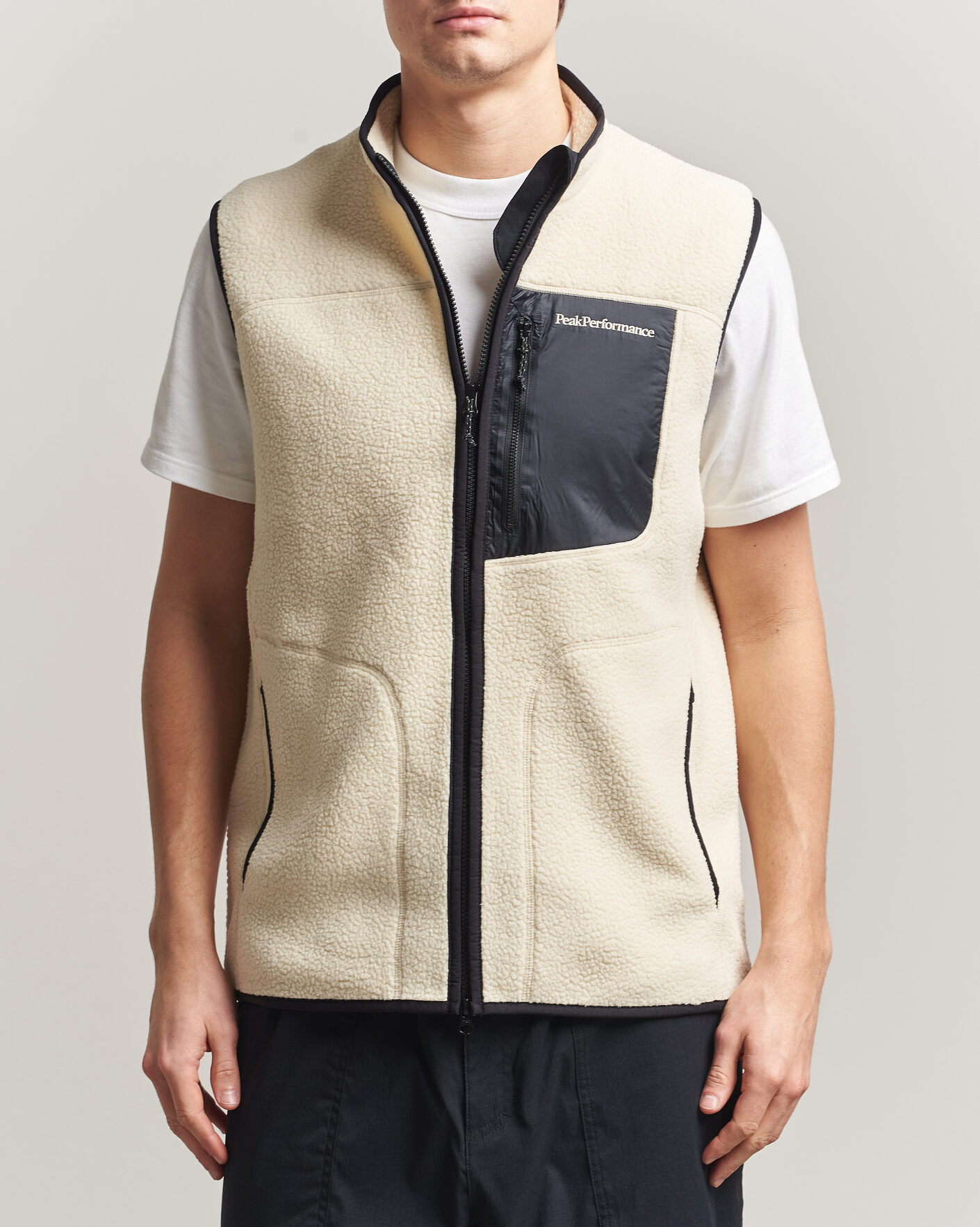 Heren | Gilets | Peak Performance | Nature Rush Pile Vest Sand Fog