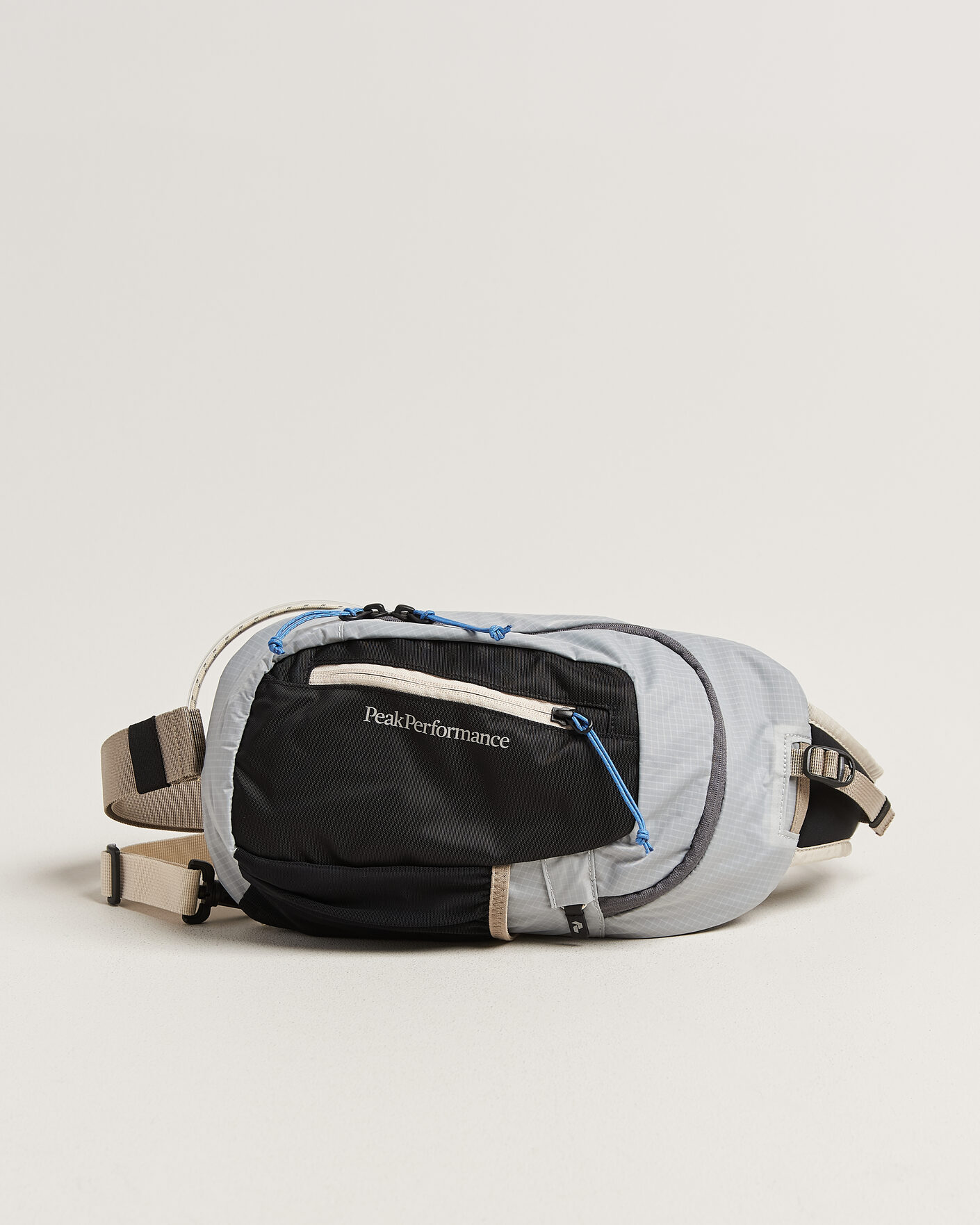 Heren | Tassen | Peak Performance | Outdoor Sling Bag Summit Smoke