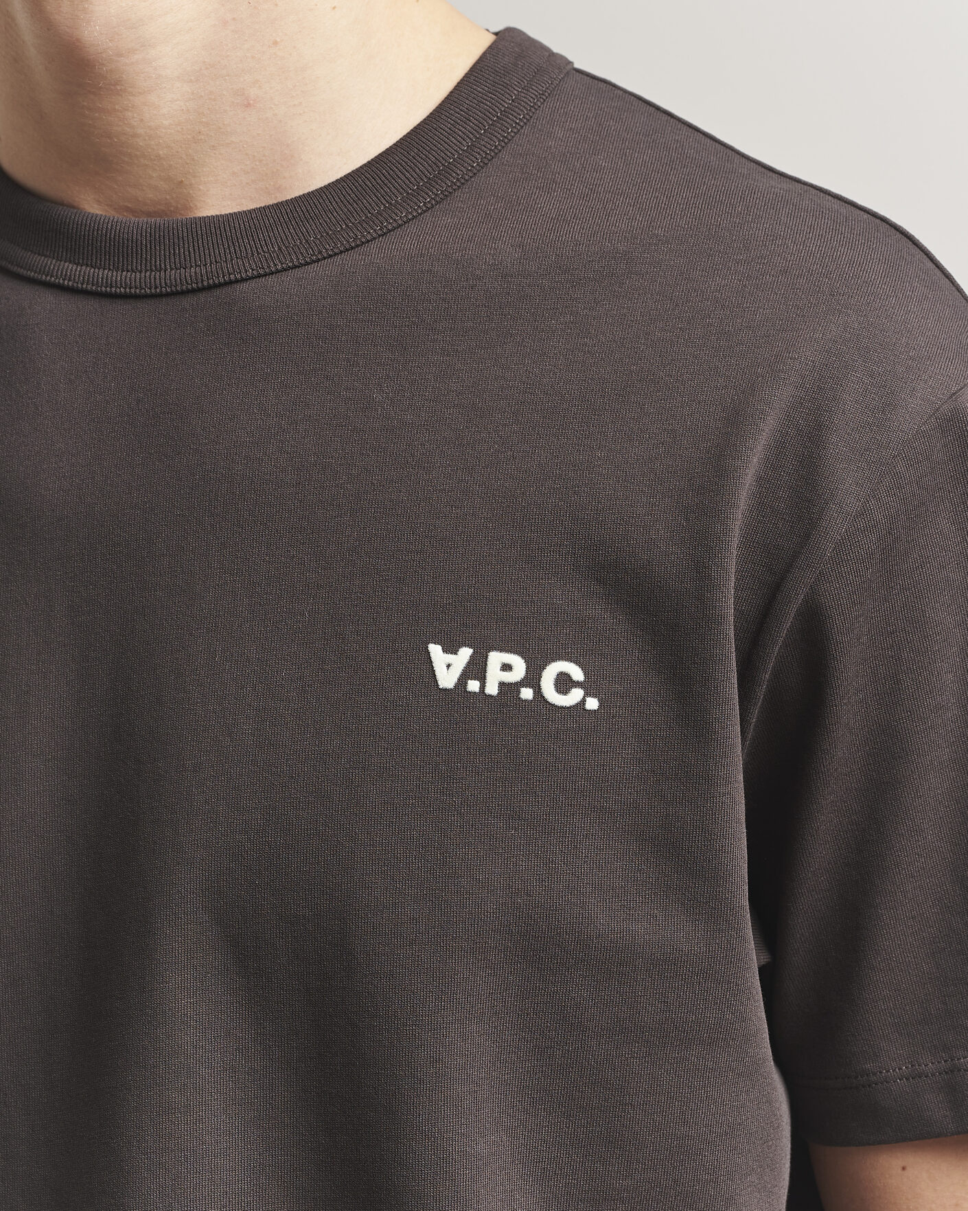 Heren | T-shirts | A.P.C. | Boxy Fit Petit VPC T-Shirt Ecru Brown