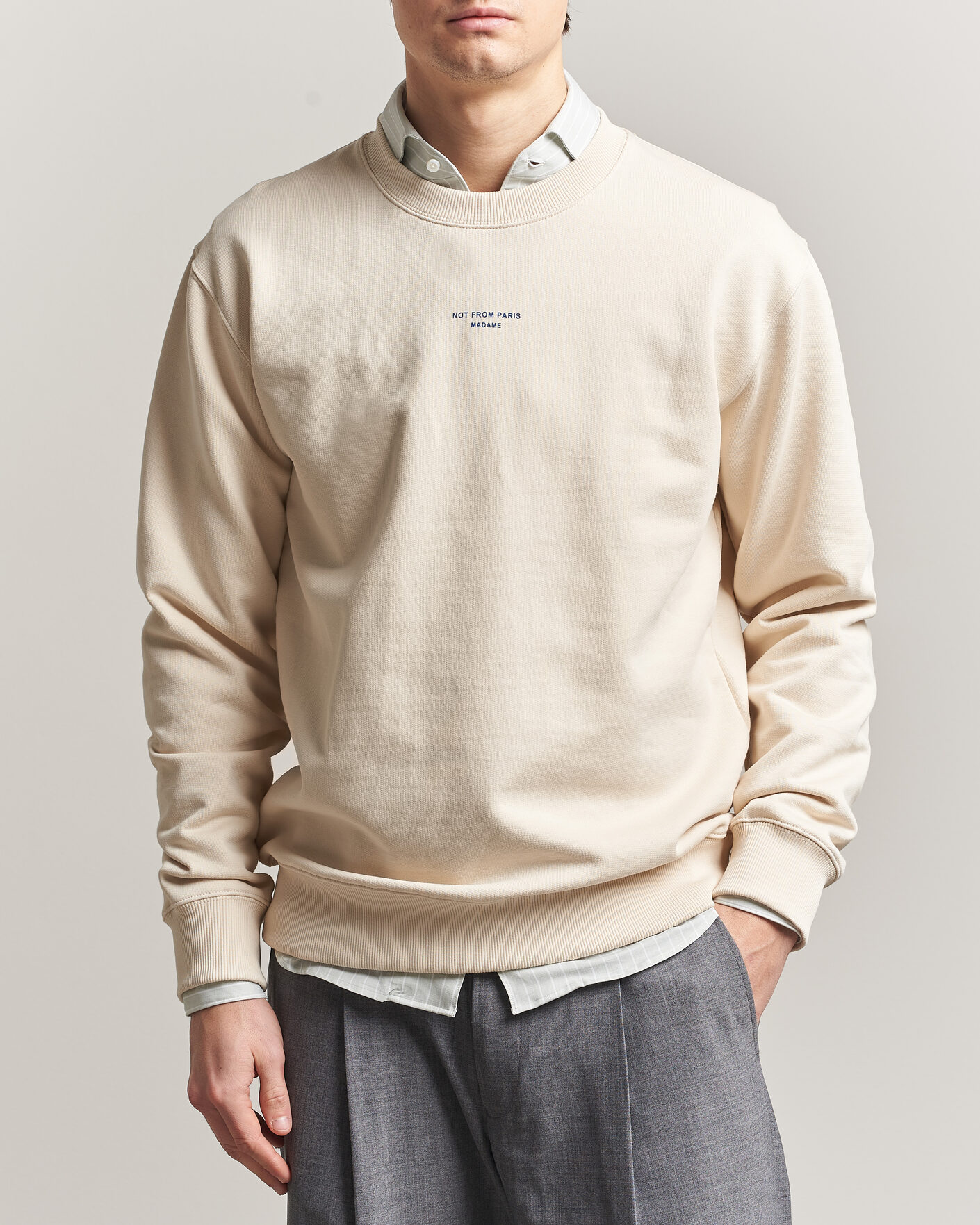 Heren | Truien | Drôle de Monsieur | Classic Slogan Sweatshirt Sand