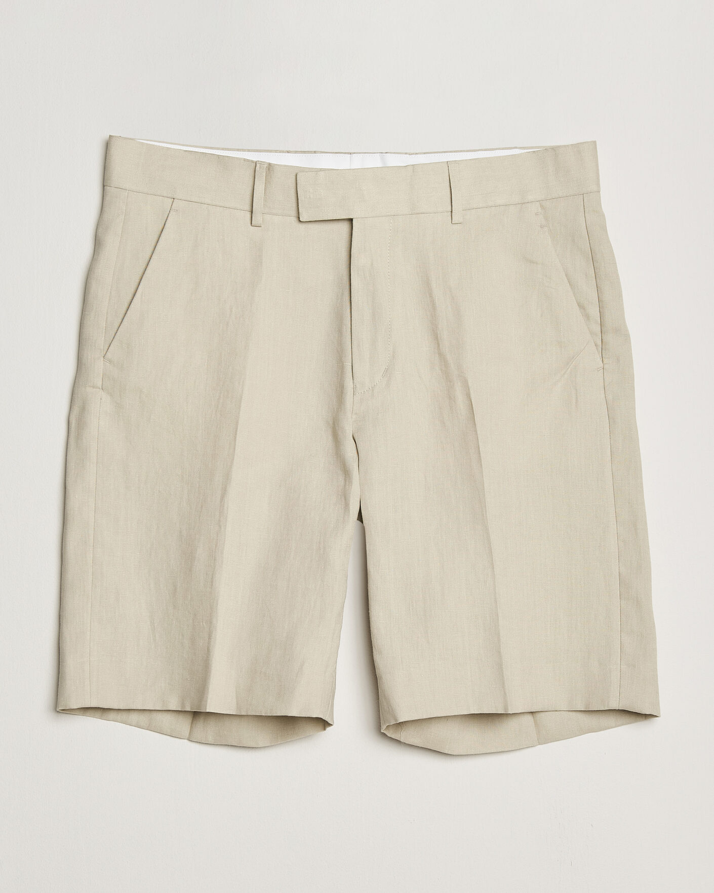 Heren | Korte broek | Tiger of Sweden | Troy Pleated Linen Shorts Cream Sand