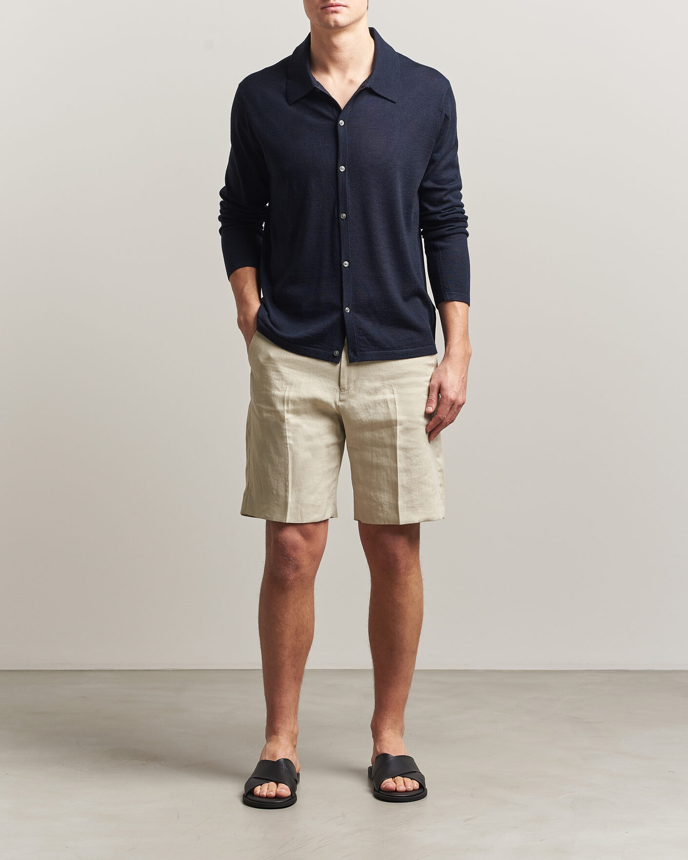 Heren | Korte broek | Tiger of Sweden | Troy Pleated Linen Shorts Cream Sand