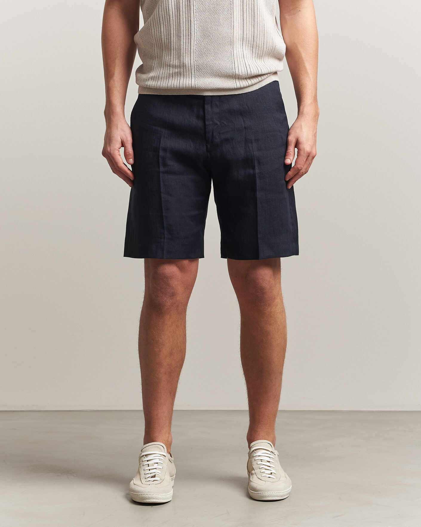 Heren | Korte broek | Tiger of Sweden | Troy Pleated Linen Shorts Midnight Blue