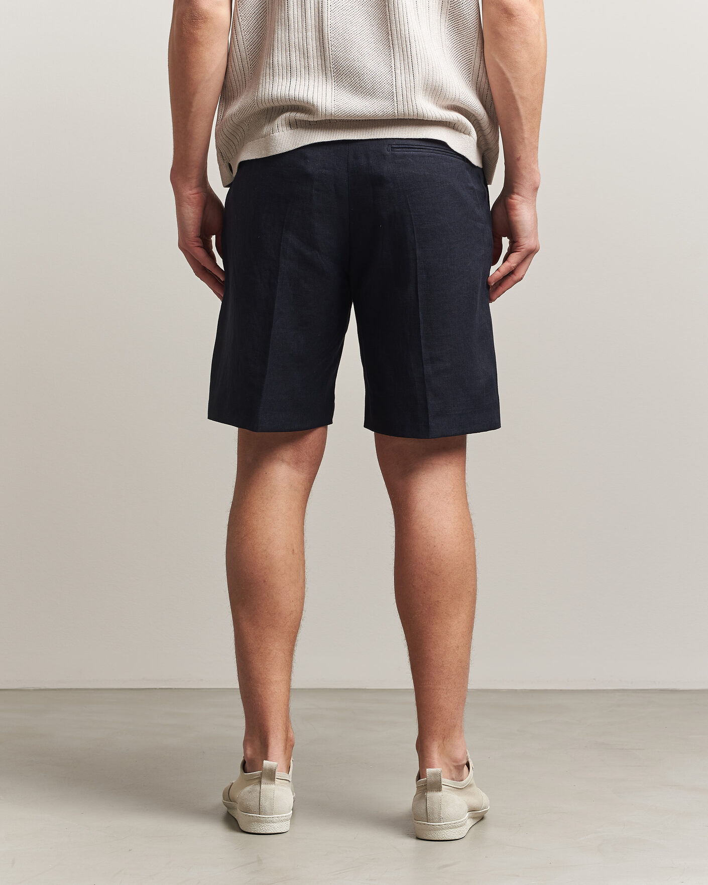 Heren | Korte broek | Tiger of Sweden | Troy Pleated Linen Shorts Midnight Blue