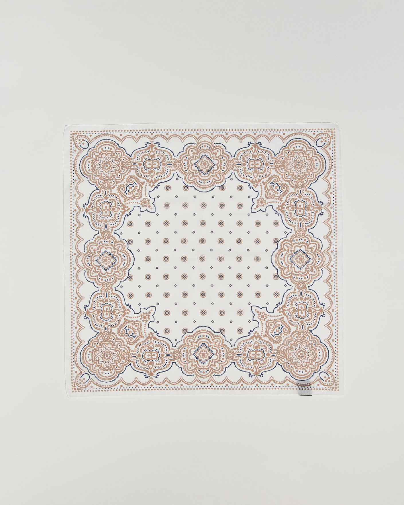 Heren | Sjaals | Amanda Christensen | Cotton Voilé Medallion Bandana Cream