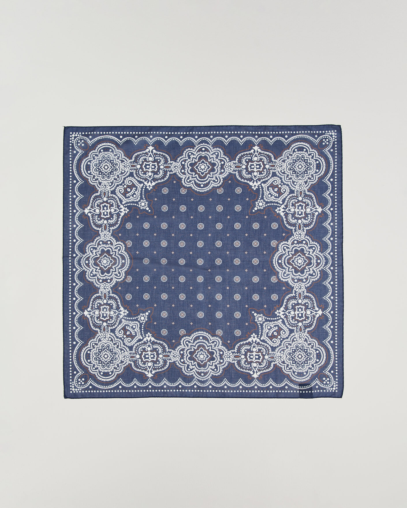 Heren | Sjaals | Amanda Christensen | Cotton Voilé Medallion Bandana Navy