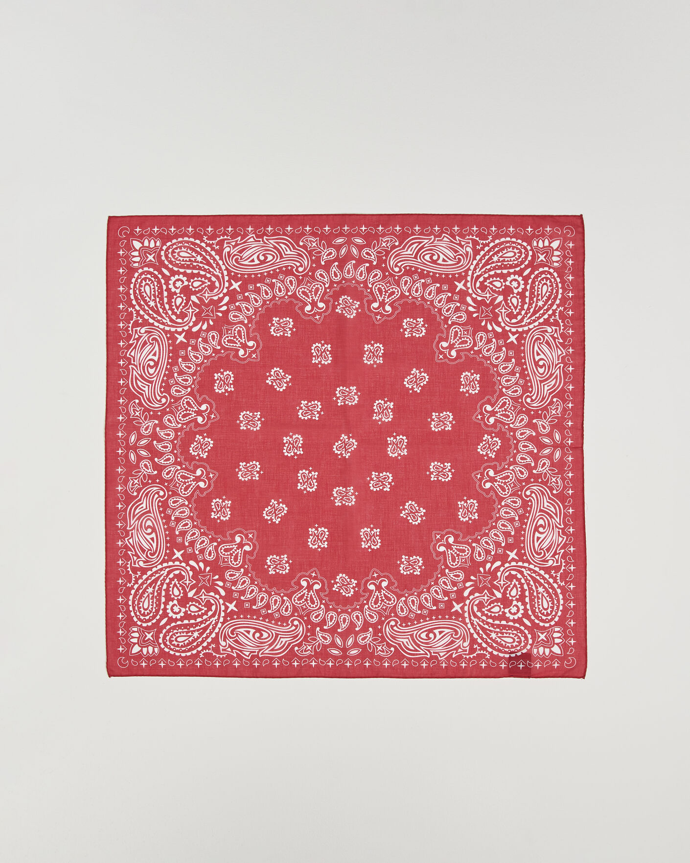 Heren | Sjaals | Amanda Christensen | Cotton Voilé Paisley Bandana Red
