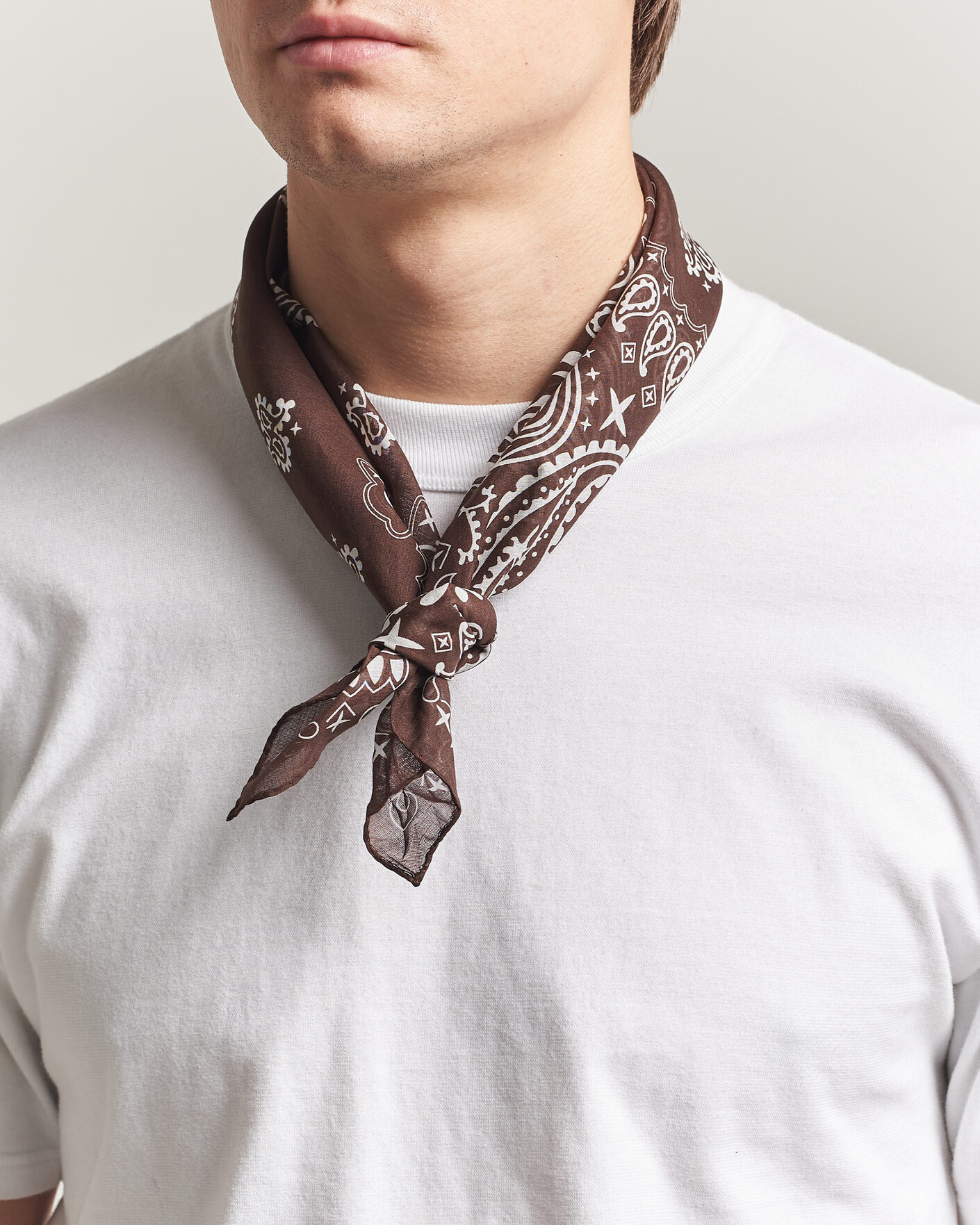 Heren | Sjaals | Amanda Christensen | Cotton Voilé Paisley Bandana Dark Brown