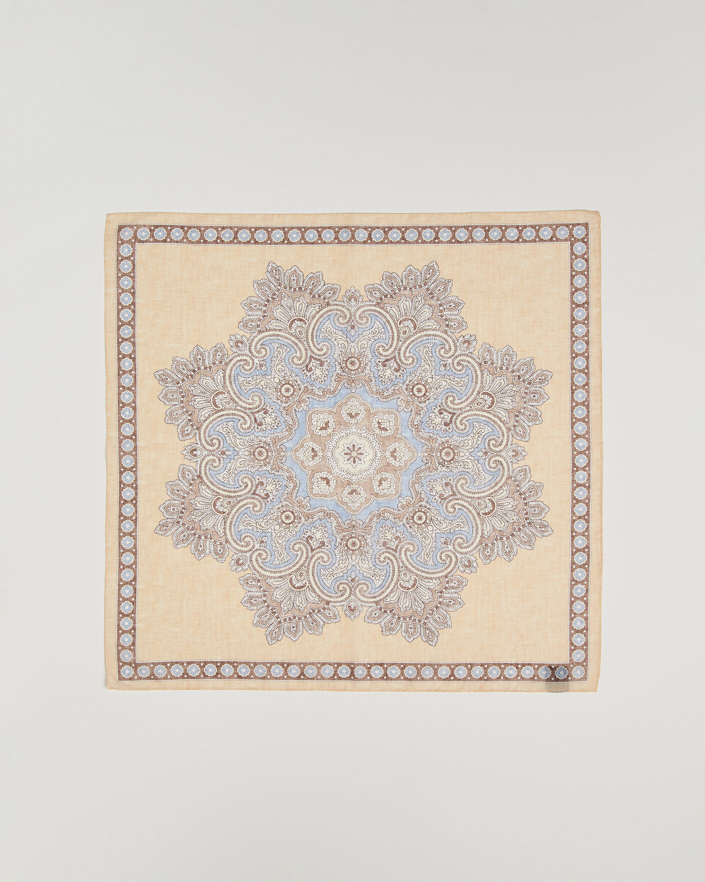 Heren | Sjaals | Amanda Christensen | Cotton Voilé Large Paisley Bandana Yellow