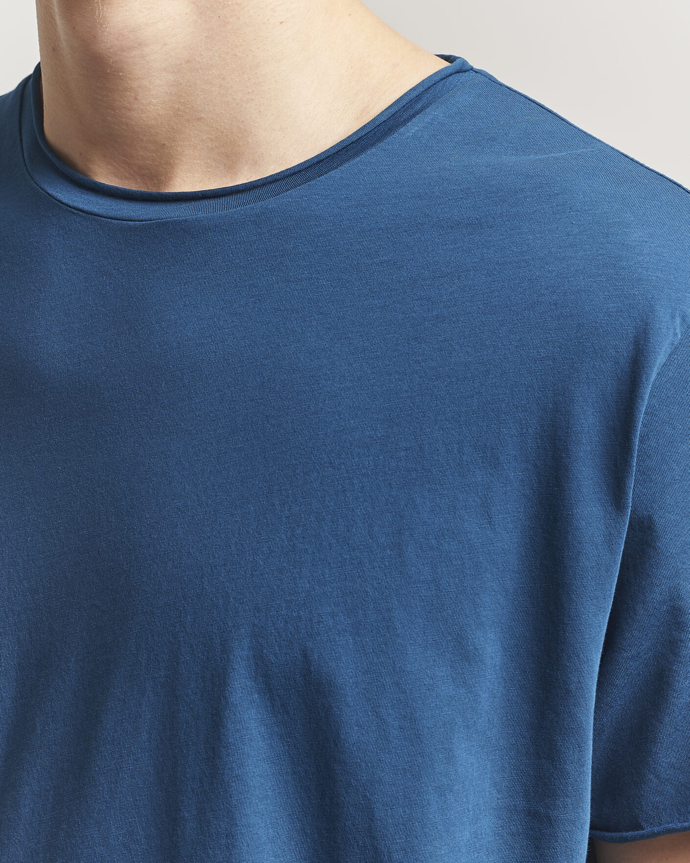 Heren | T-shirts | Filippa K | Roll Neck Crew Neck T-Shirt Night Teal