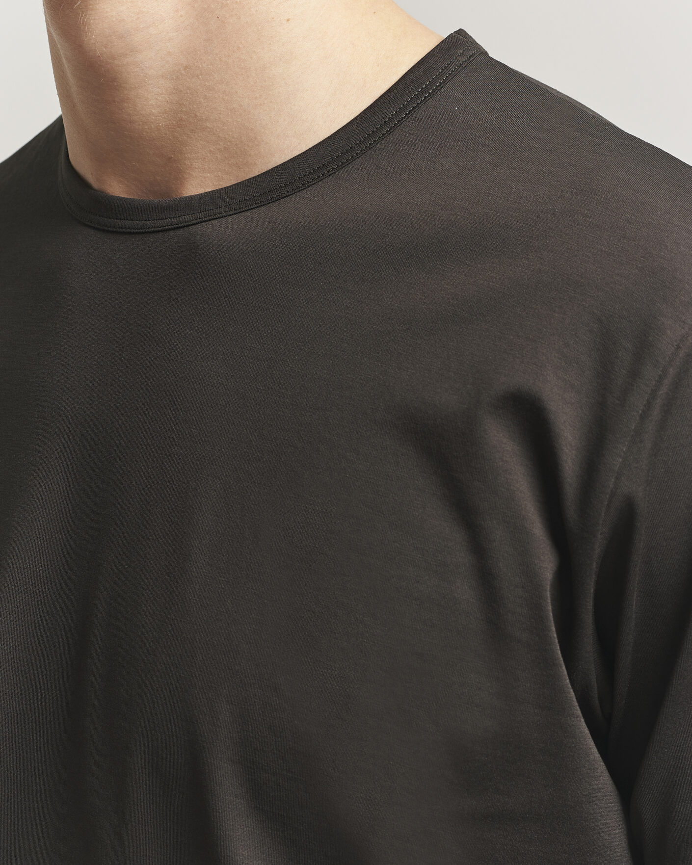 Heren | T-shirts | Sunspel | Crew Neck Q82 Cotton T-Shirt Dark Chocolate