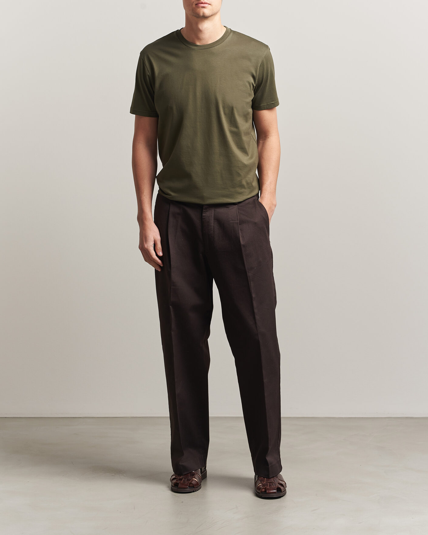 Heren | T-shirts | Sunspel | Riviera Midweight T-Shirt Deep Olive