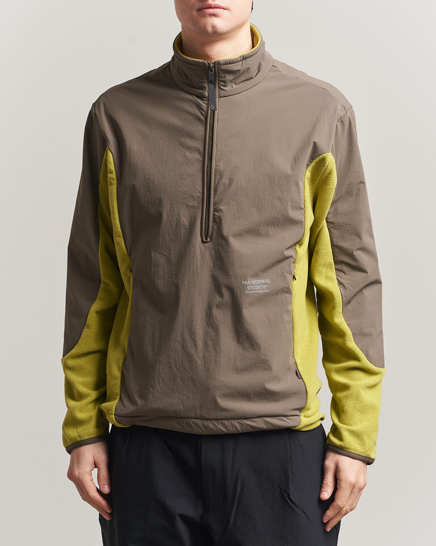 Heren | Jassen | Pas Normal Studios | Off Race Light Fleece Half Zip Moss Green