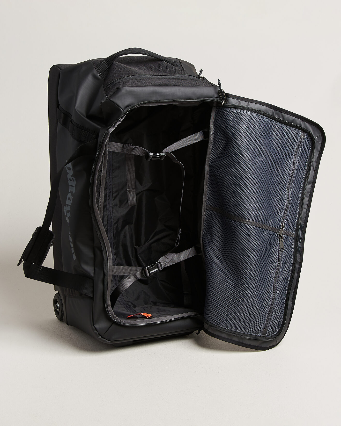 Heren | Tassen | Patagonia | Black Hole Wheeled Duffel 70L Black