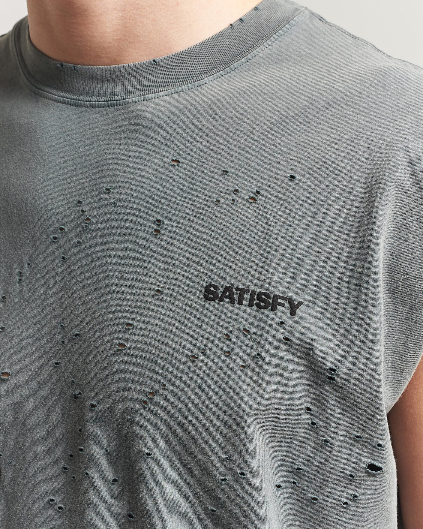 Heren | T-shirts | Satisfy | MothTech Muscle Tee Faded Black