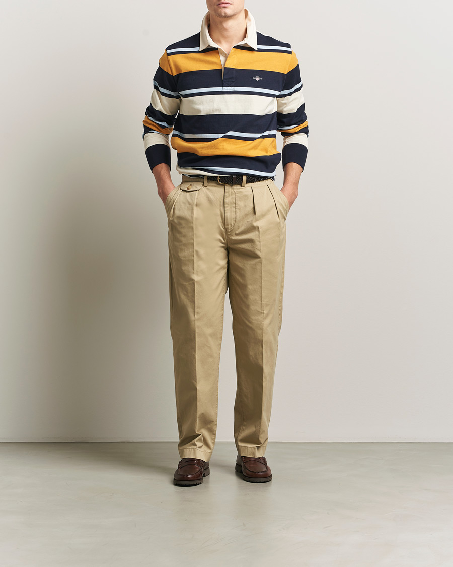 Heren | Broeken | GANT | Regular Pleated Twill Chinos Woody Beige