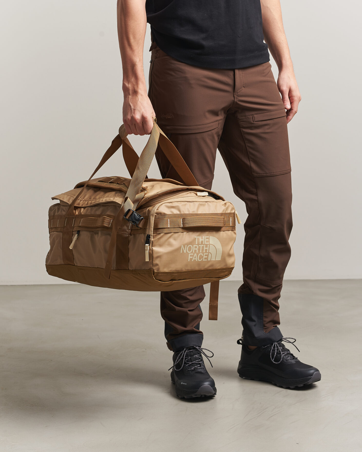 Heren | Tassen | The North Face | Base Camp Voyager Duffel 42 Khaki Stone