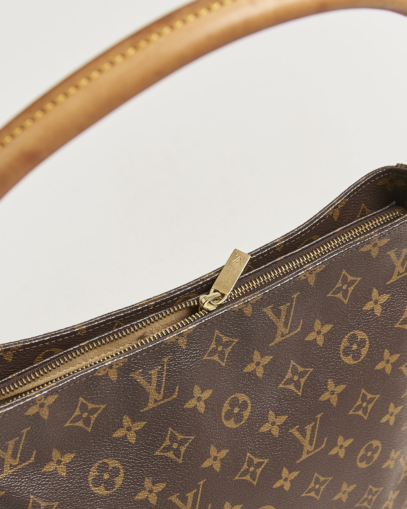 Heren | Pre-Owned & Vintage Bags | Louis Vuitton Pre-Owned | Looping Handbag GM Monogram