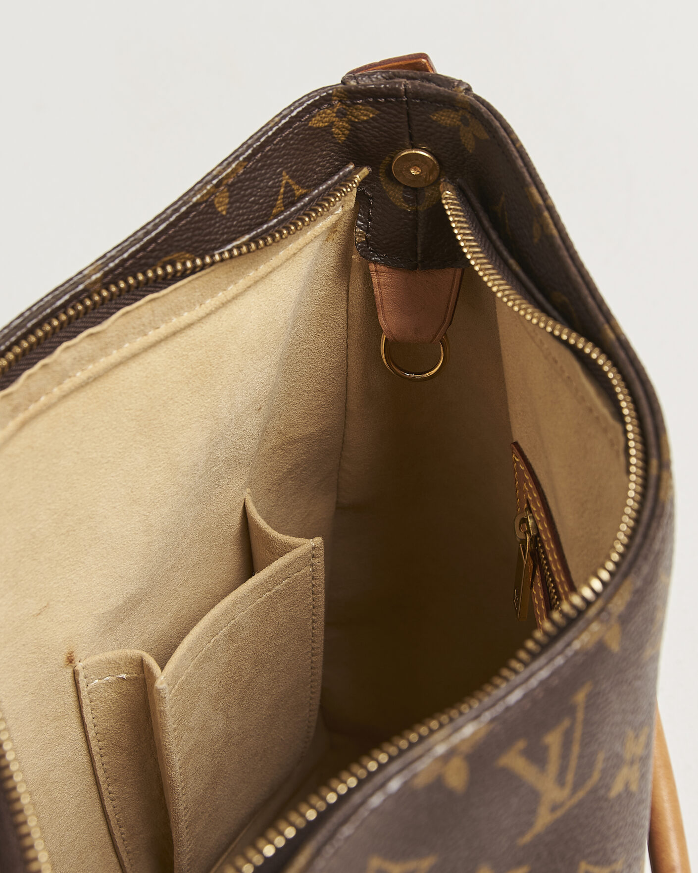 Heren | Pre-Owned & Vintage Bags | Louis Vuitton Pre-Owned | Looping Handbag GM Monogram