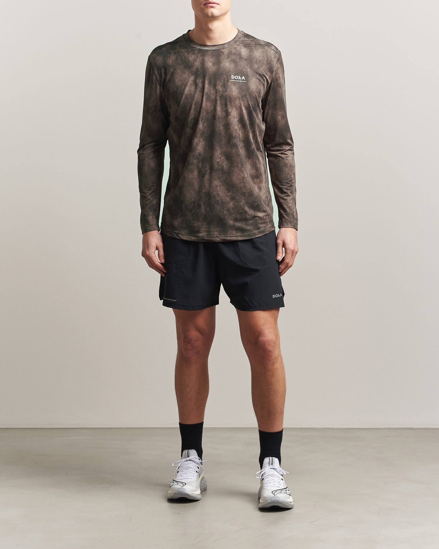Heren | T-shirts | DOXA | Rerun Long Sleeve T-Shirt Taupe