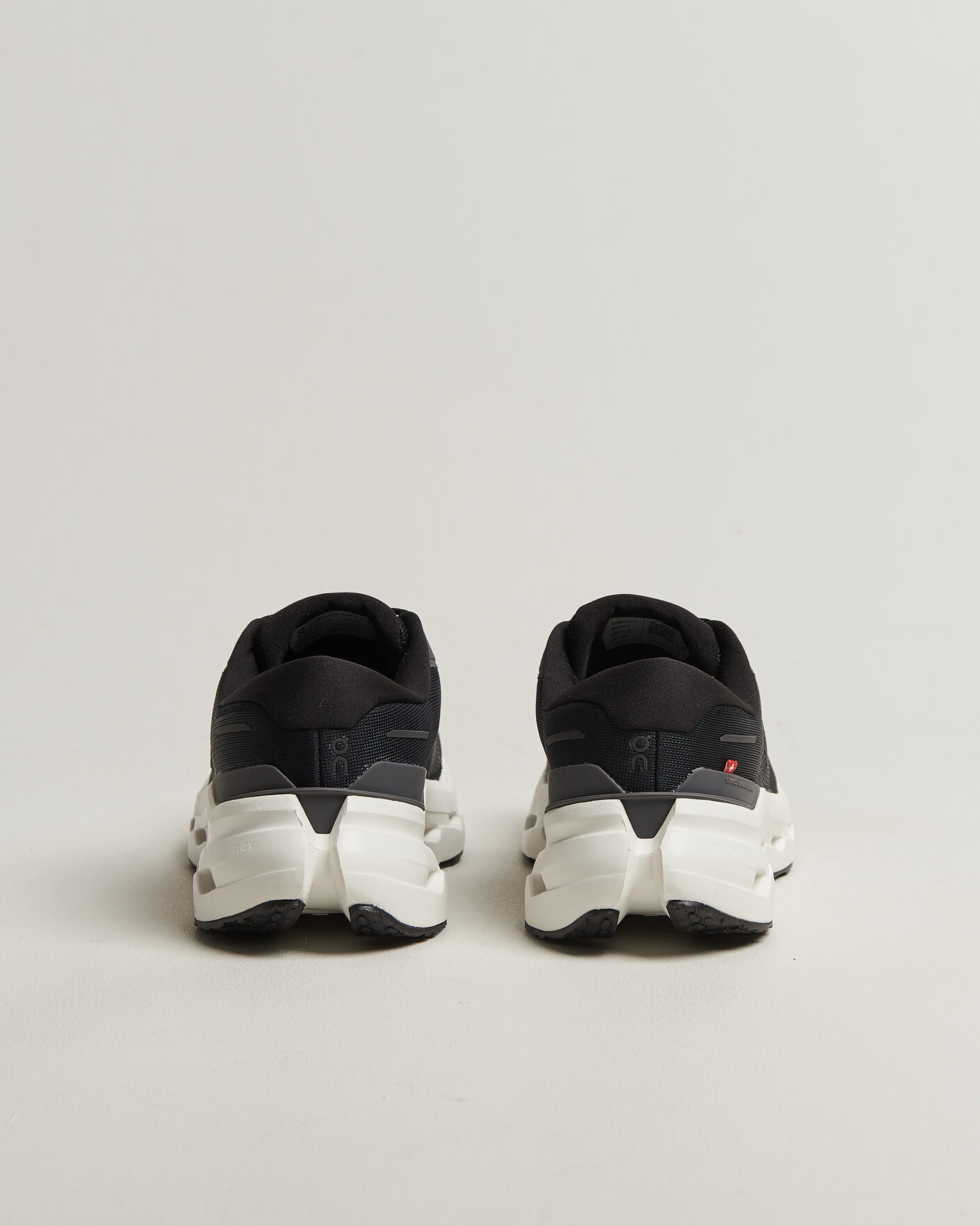 Heren | Hardloopschoenen | On | Cloudrunner 3 Black/Ivory