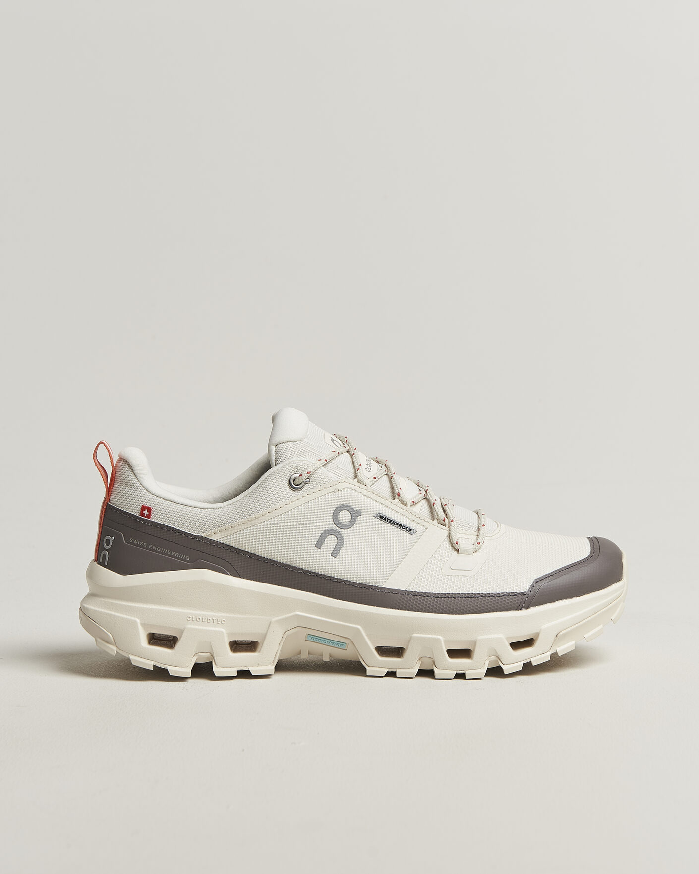 Heren | Trail sneakers | On | Cloudrock Low Waterproof Ivory/Ivory