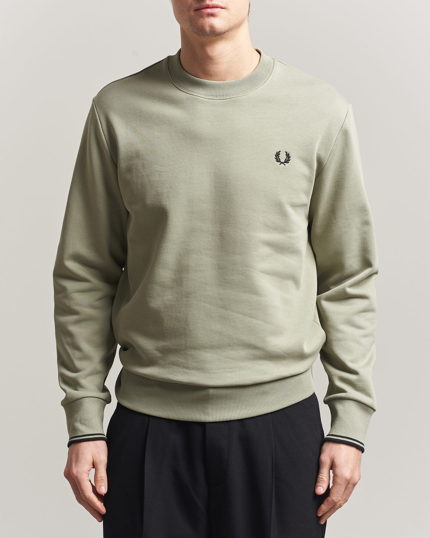 Heren | Truien | Fred Perry | Crew Neck Sweatshirt Seagrass Green